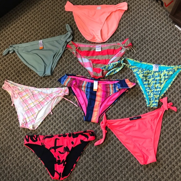 Bundle of bikini bottoms - Picture 4 of 8